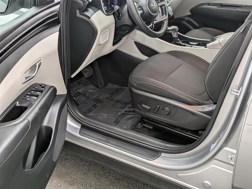 Used 2023 Silver Hyundai SEL image 28