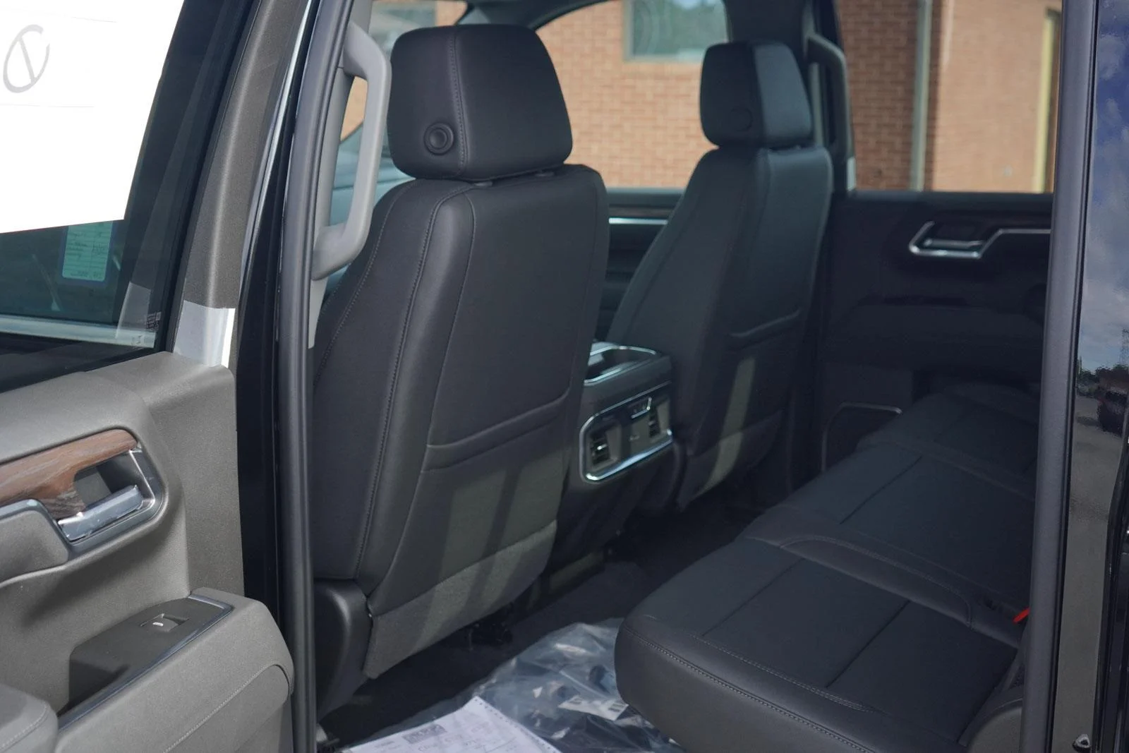 2026 GMC Sierra 1500 SLT - Photo 23