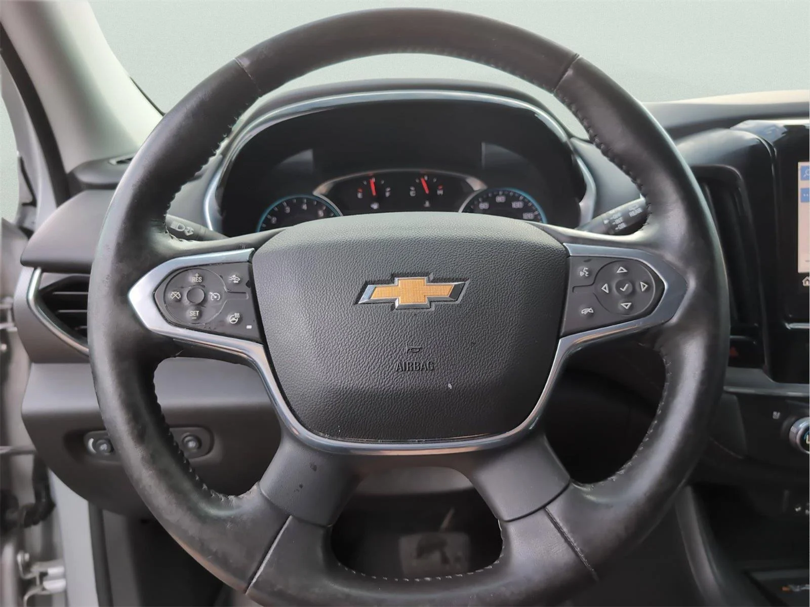 Used 2021 SILVER ICE METALLIC Chevrolet Premier image 24