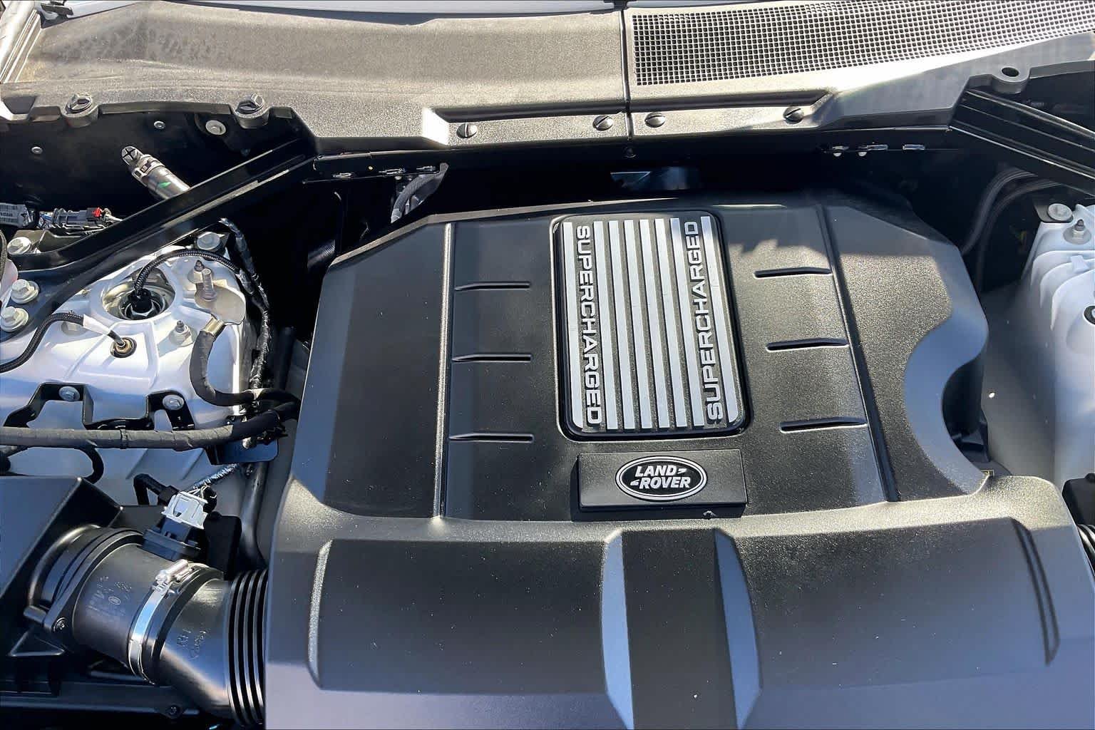 Used 2025 Fuji White Land Rover V8 image 29