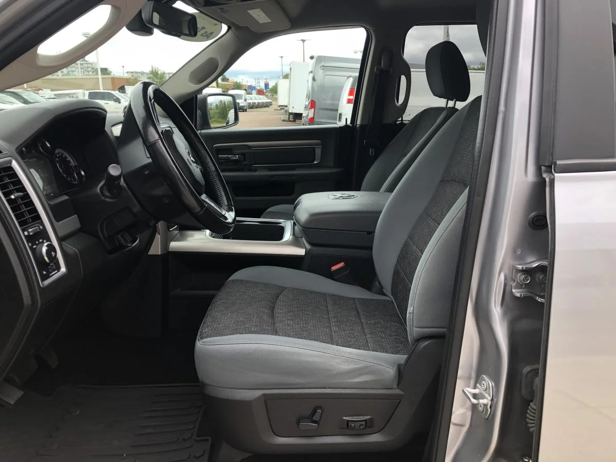 Used 2019 Silver RAM Warlock 4x4 Crew Cab image 12