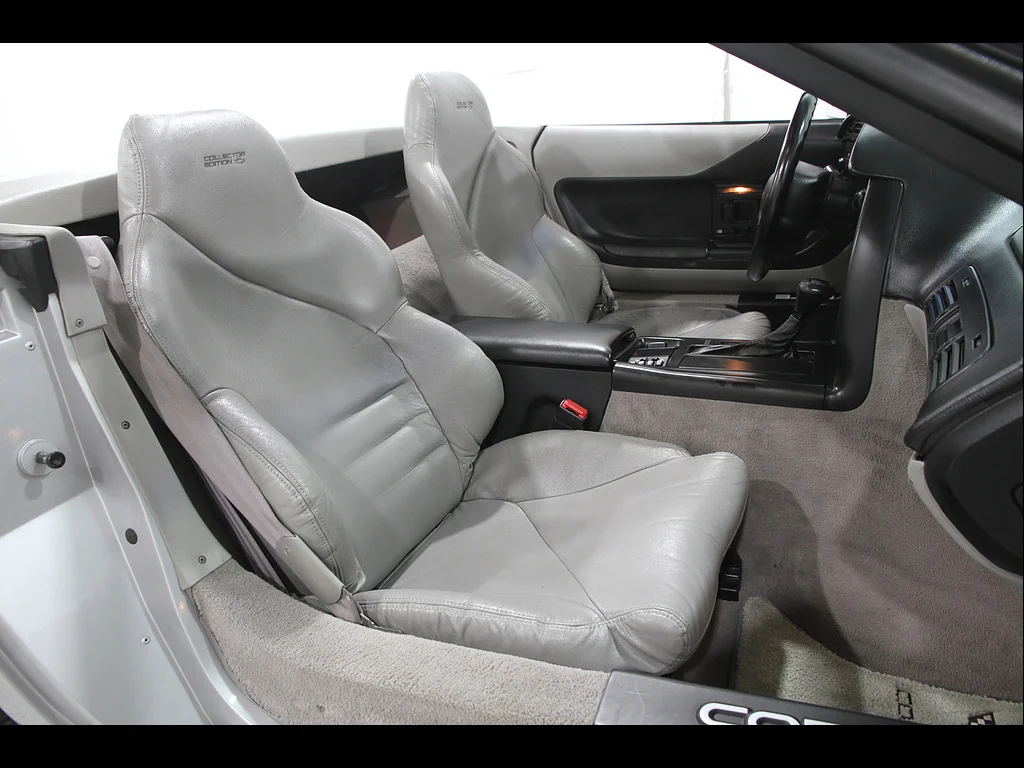 Used 1996  Chevrolet Base image 17