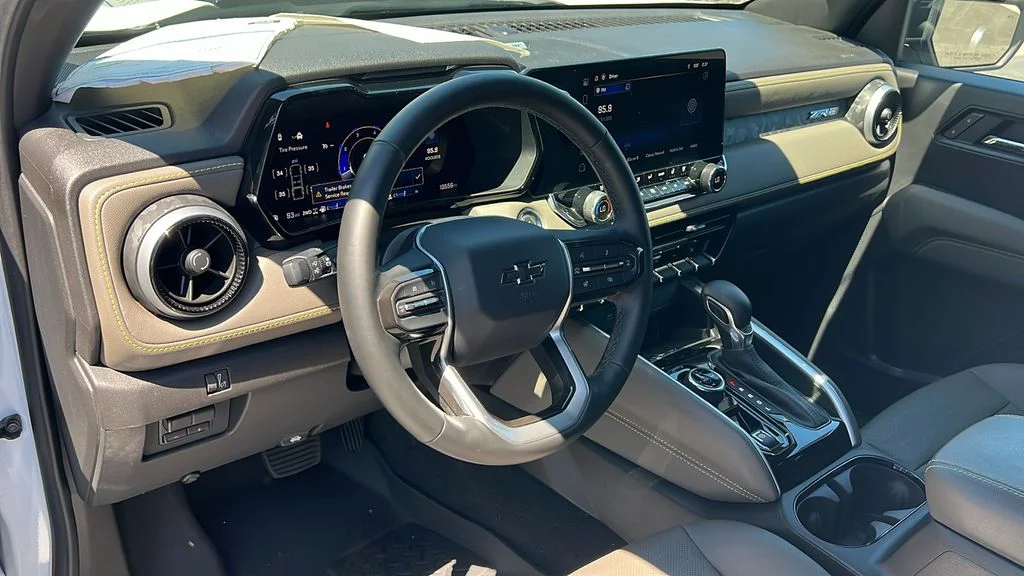 Used 2025 White Chevrolet ZR2 image 12