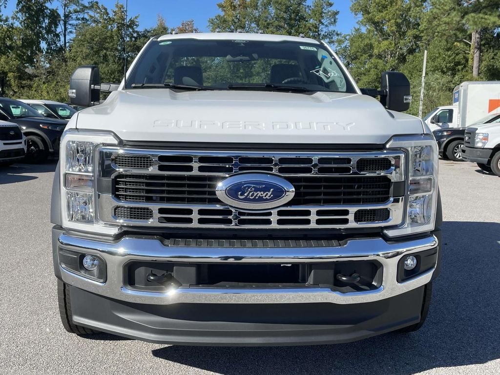 New 2026 Oxford White Ford F-450® XL image 2