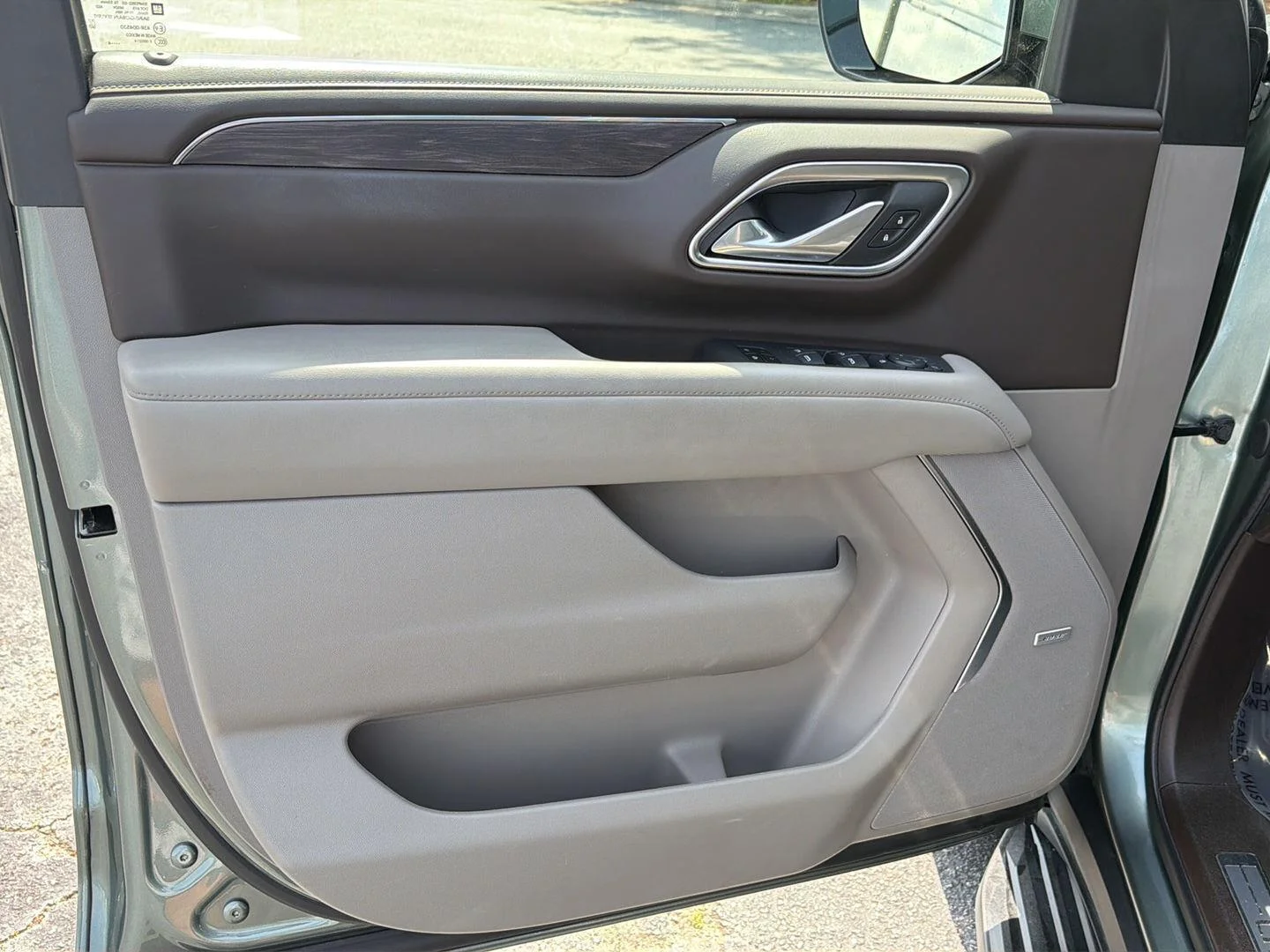 Used 2024 Silver Sage Metallic Chevrolet LT image 17