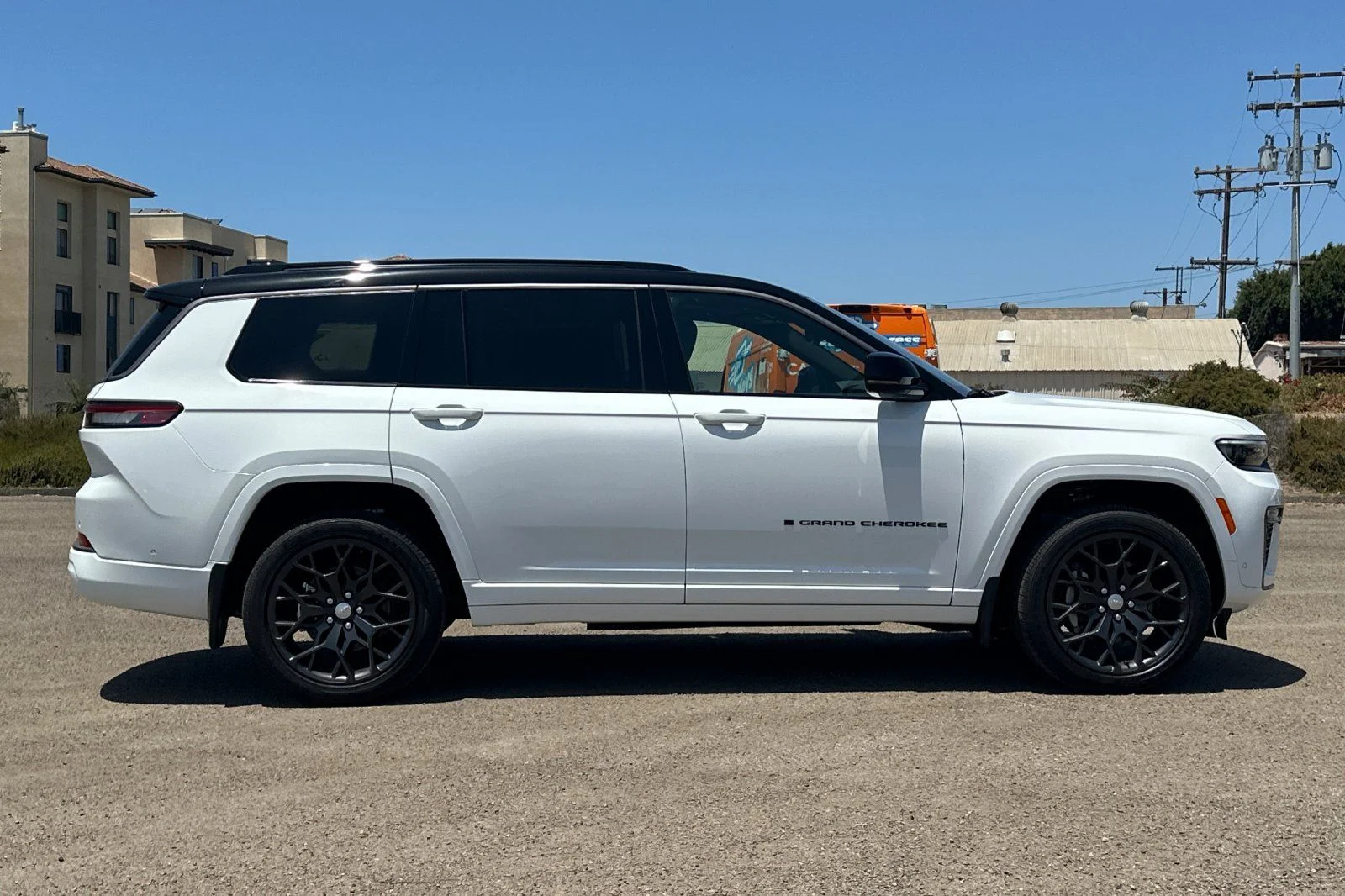 New 2026 Bright White Clear-Coat Exterior Paint Jeep Summit image 2