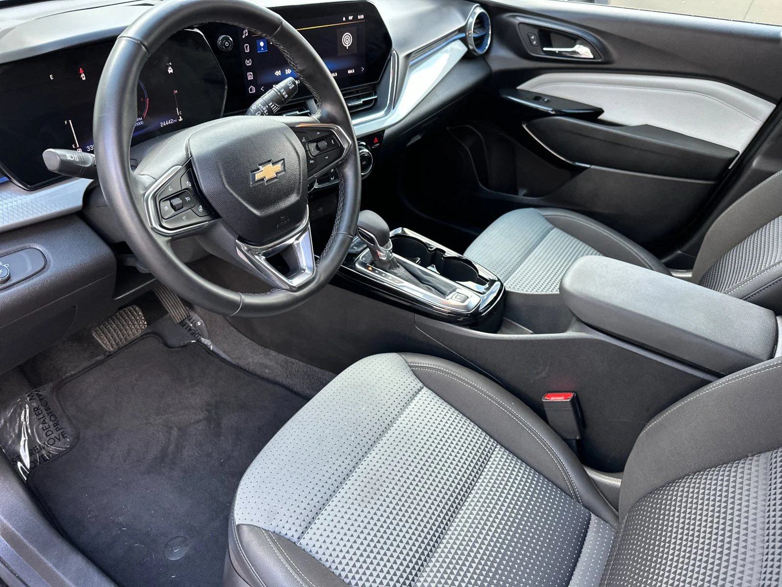 Used 2025 Black Chevrolet LT image 9
