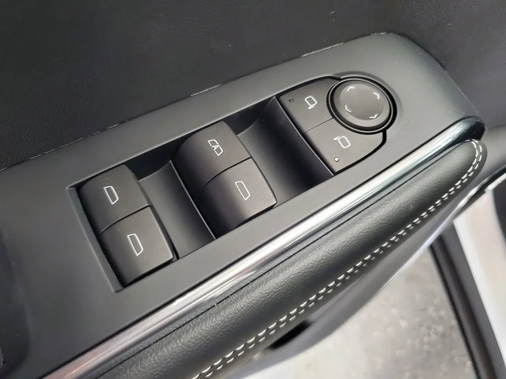 2026 GMC Acadia Elevation - Photo 8