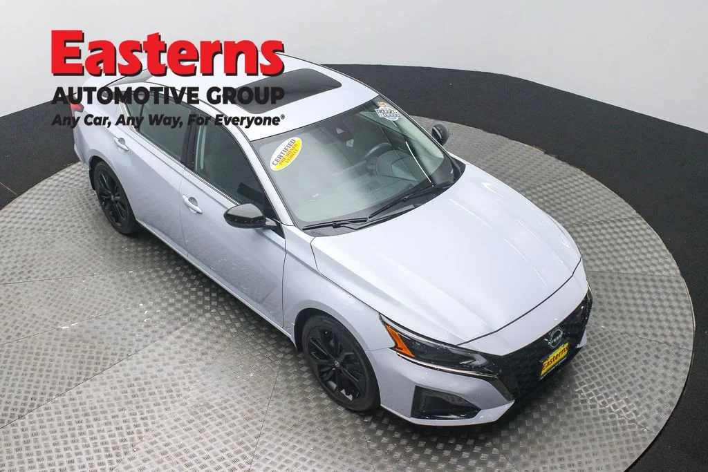 Used 2023 Gray Nissan 2.5 SR image 3
