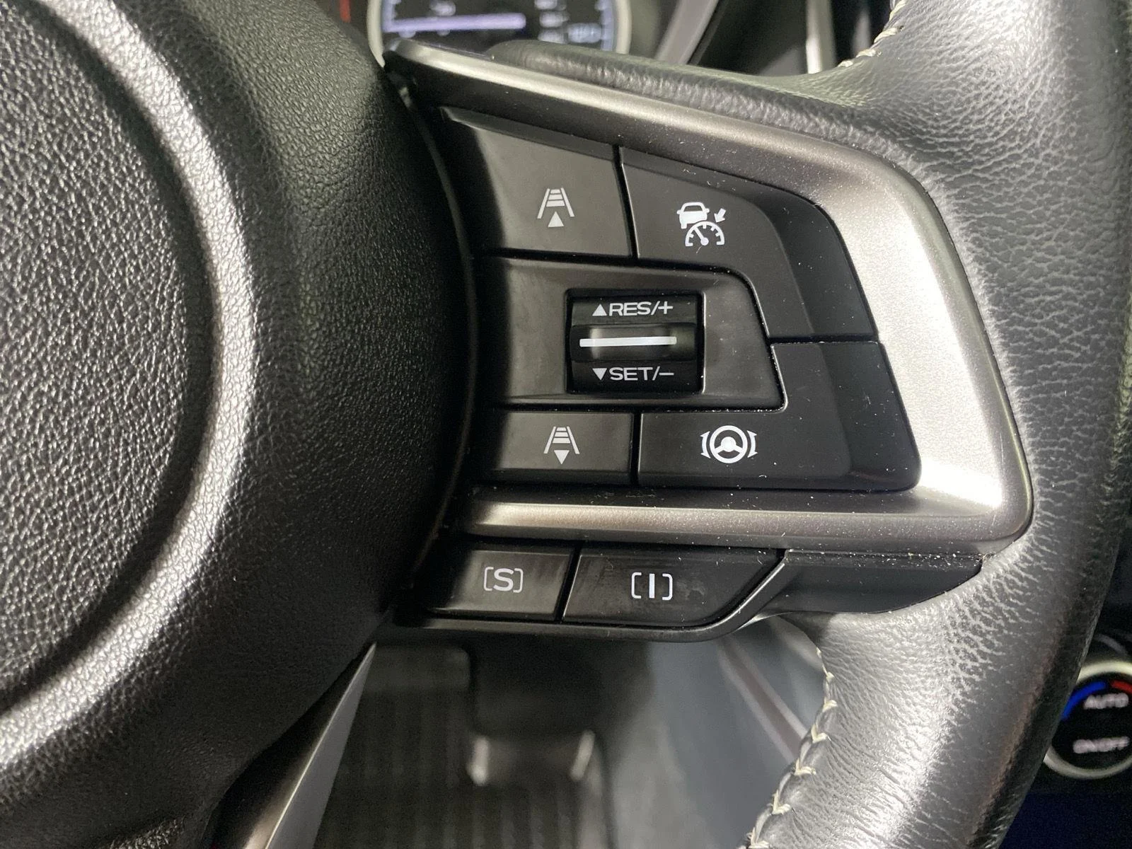 Used 2023  Subaru Premium image 15