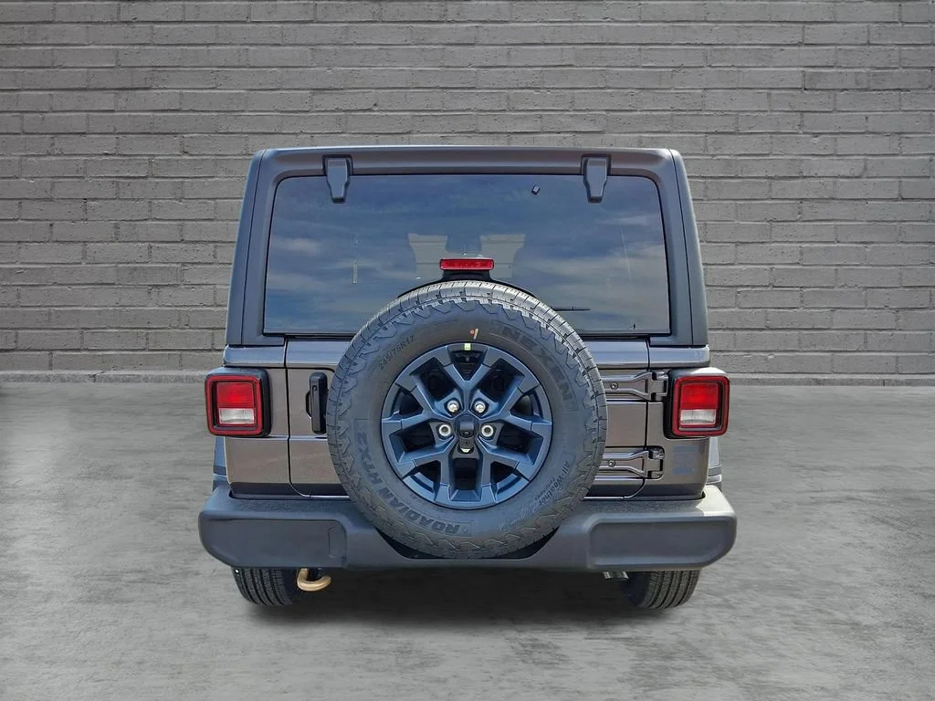 New 2026 Granite Crystal Metallic Clearcoat Jeep 85th Anniversary image 7