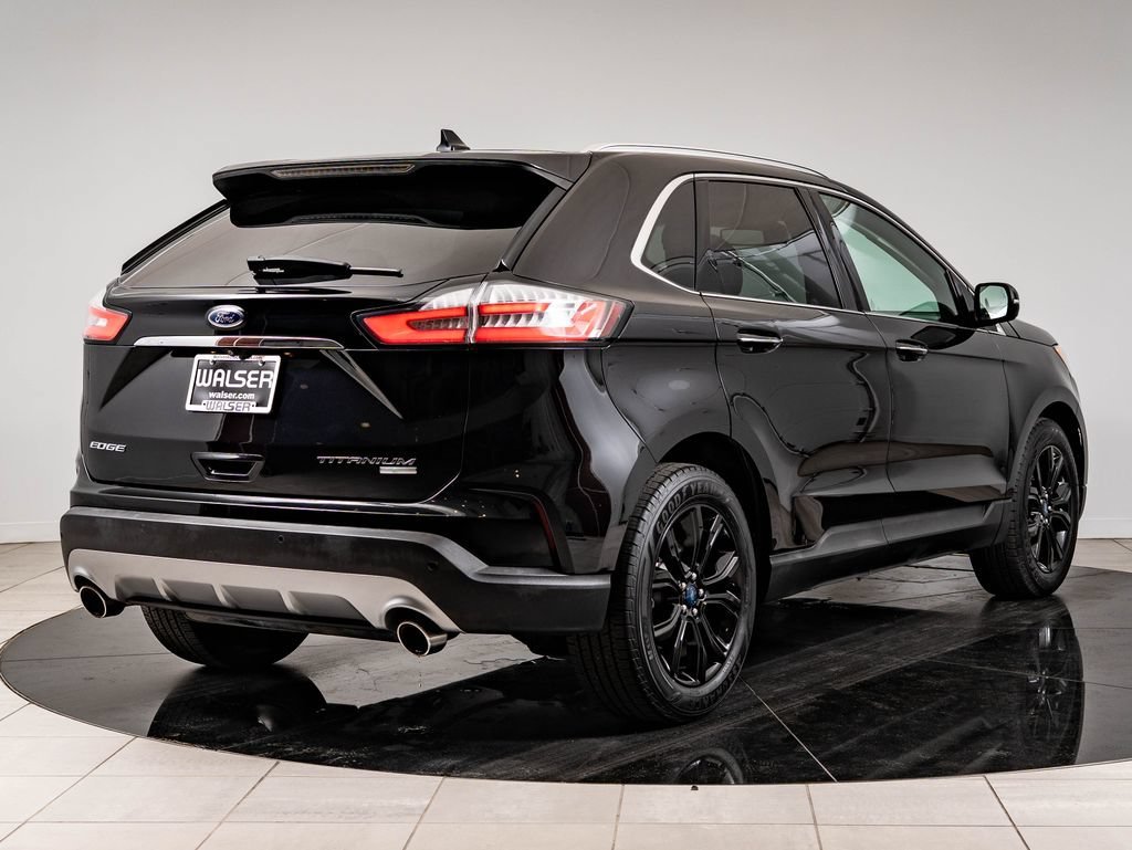 Used 2019 Agate Black Metallic Ford Titanium image 10