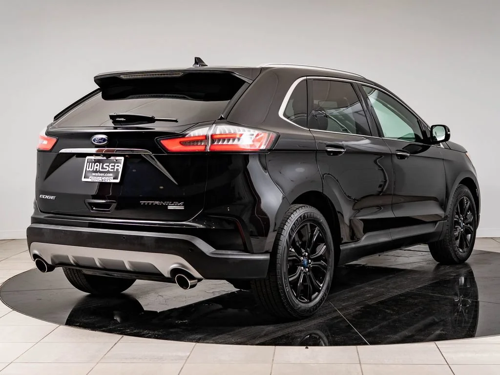 Used 2019 Agate Black Metallic Ford Titanium image 10