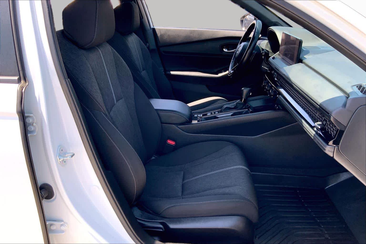 Used 2023 Platinum White Pearl Honda Sport image 9