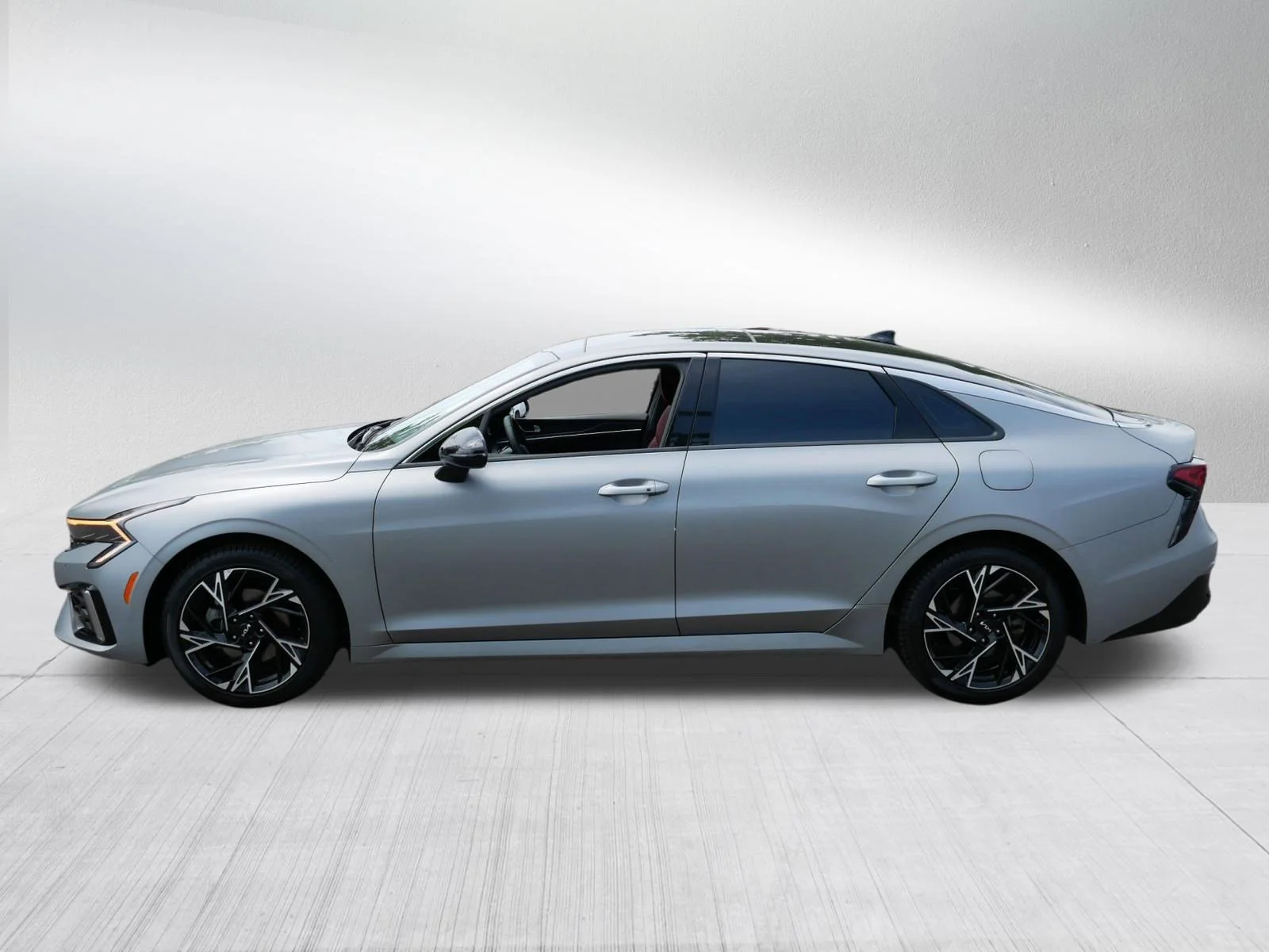 Used 2025 Steel Matte Gray Kia GT-Line image 4