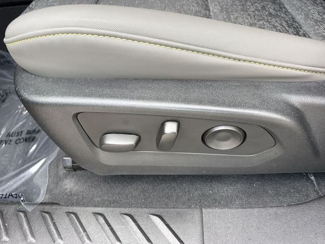 2024 Chevrolet Colorado ZR2 - Photo 12