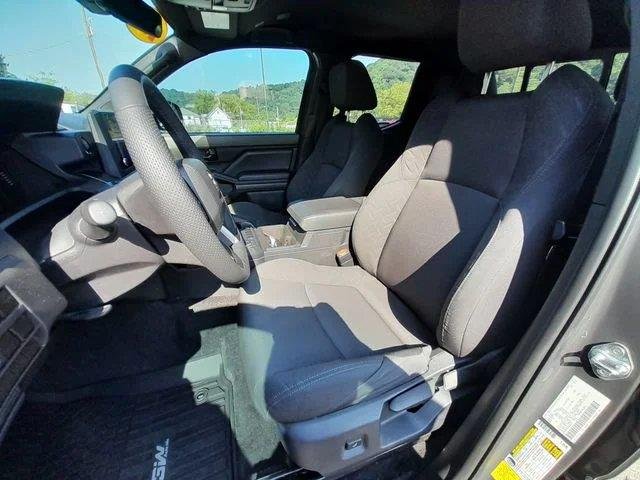 Used 2025 Underground Toyota SR5 image 39