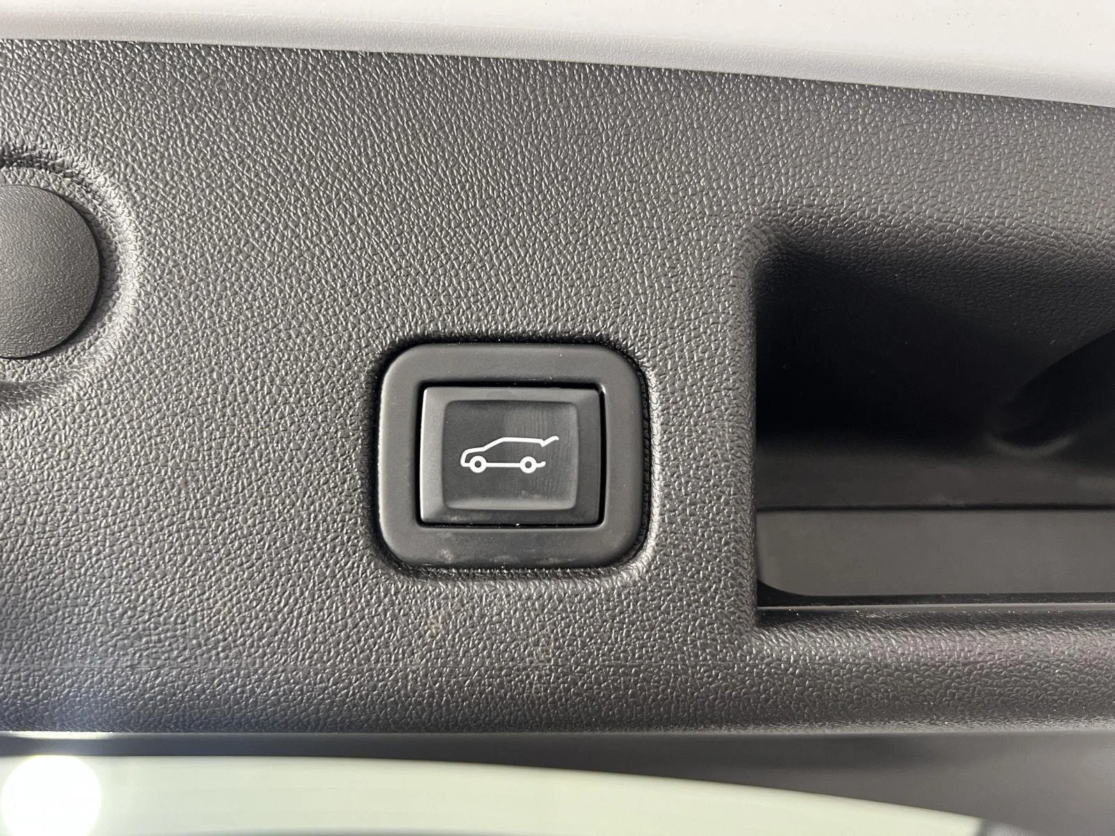 Used 2024 Summit White Chevrolet RS image 22