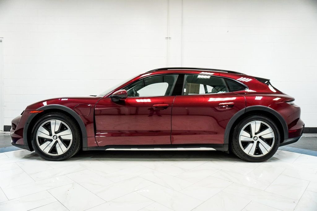 Used 2022 Red Porsche 4 image 8