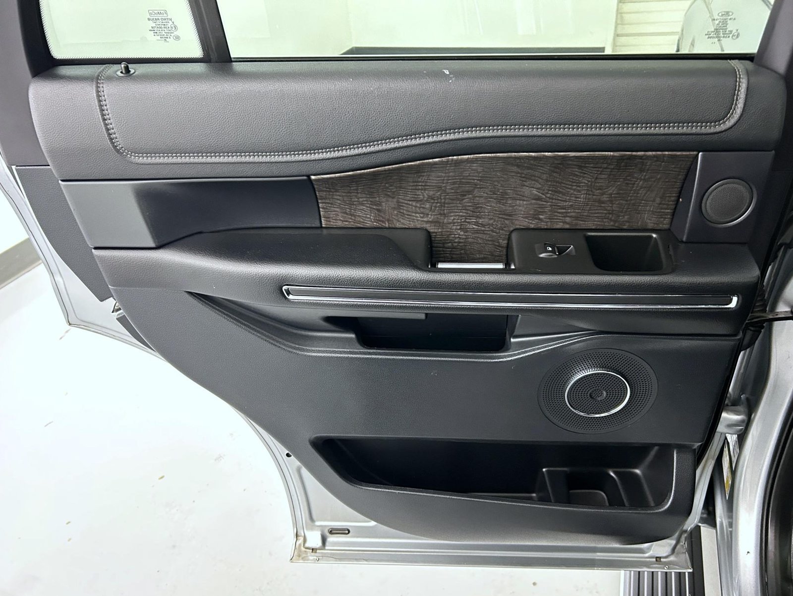 Used 2020 Silver Ford Limited image 28