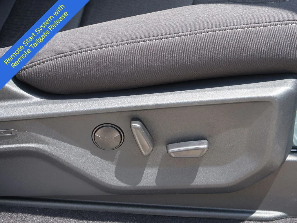 New 2026 Oxford White Ford XLT image 11