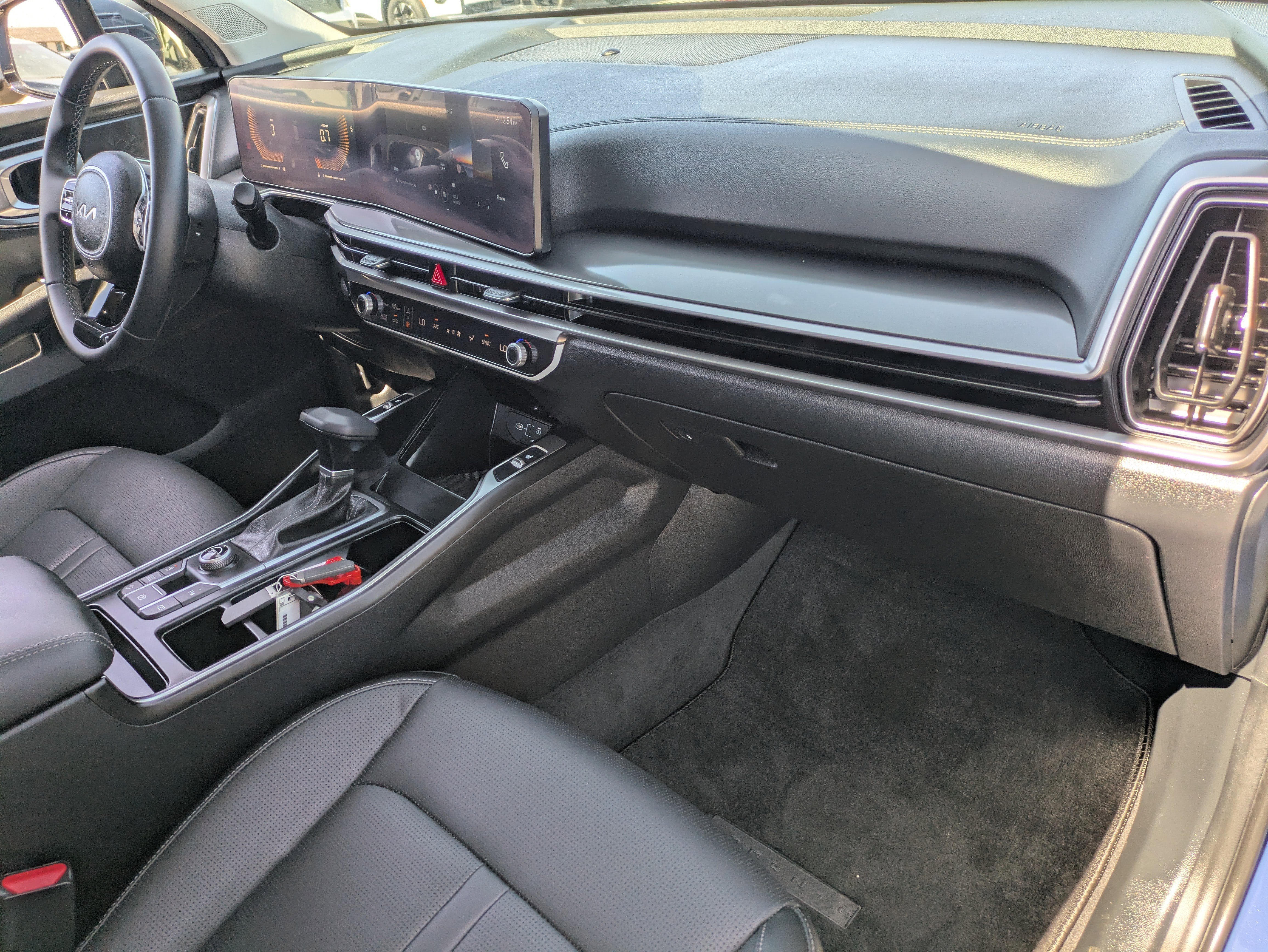 2025 Kia Sorento S - Photo 13