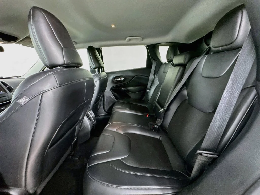 Used 2020 Bright White Clearcoat Jeep Latitude Plus image 29