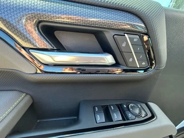 2025 Chevrolet Silverado 1500 ZR2 - Photo 15