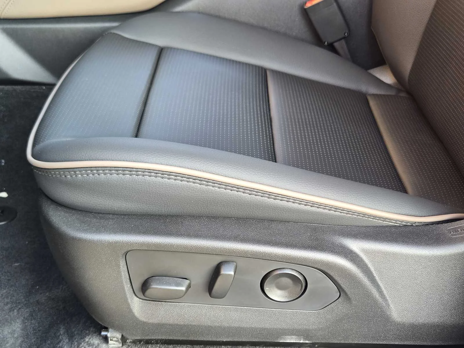 2026 GMC Canyon Denali - Photo 16