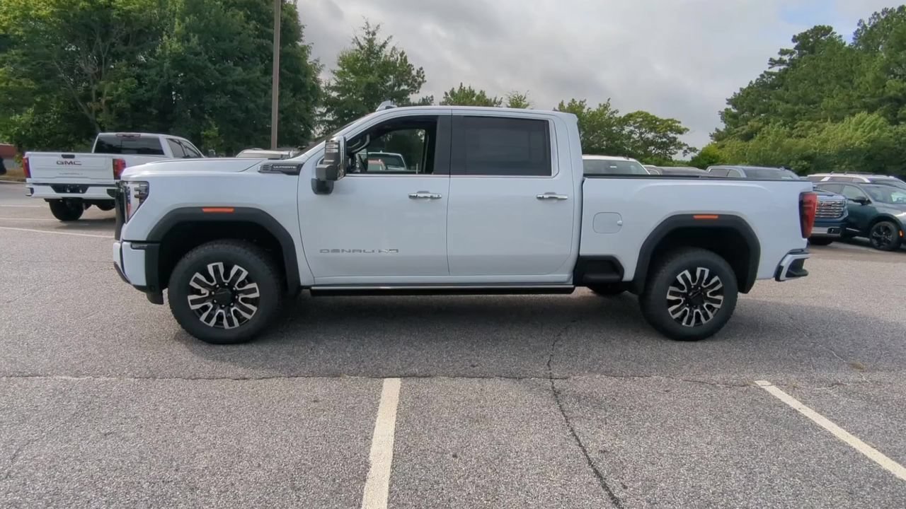 New 2026 Glacier White Tricoat GMC Denali Ultimate image 5