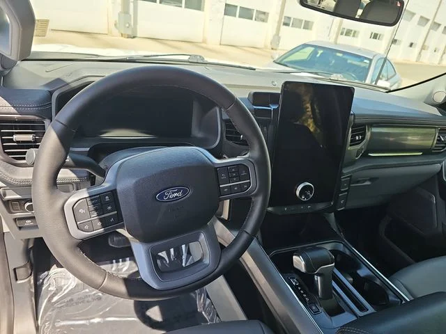 Used 2025 White Ford Flash image 16