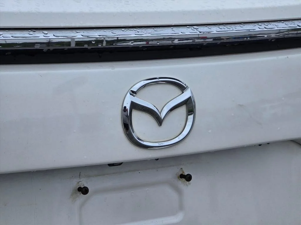Used 2018 White Mazda Grand Touring image 13