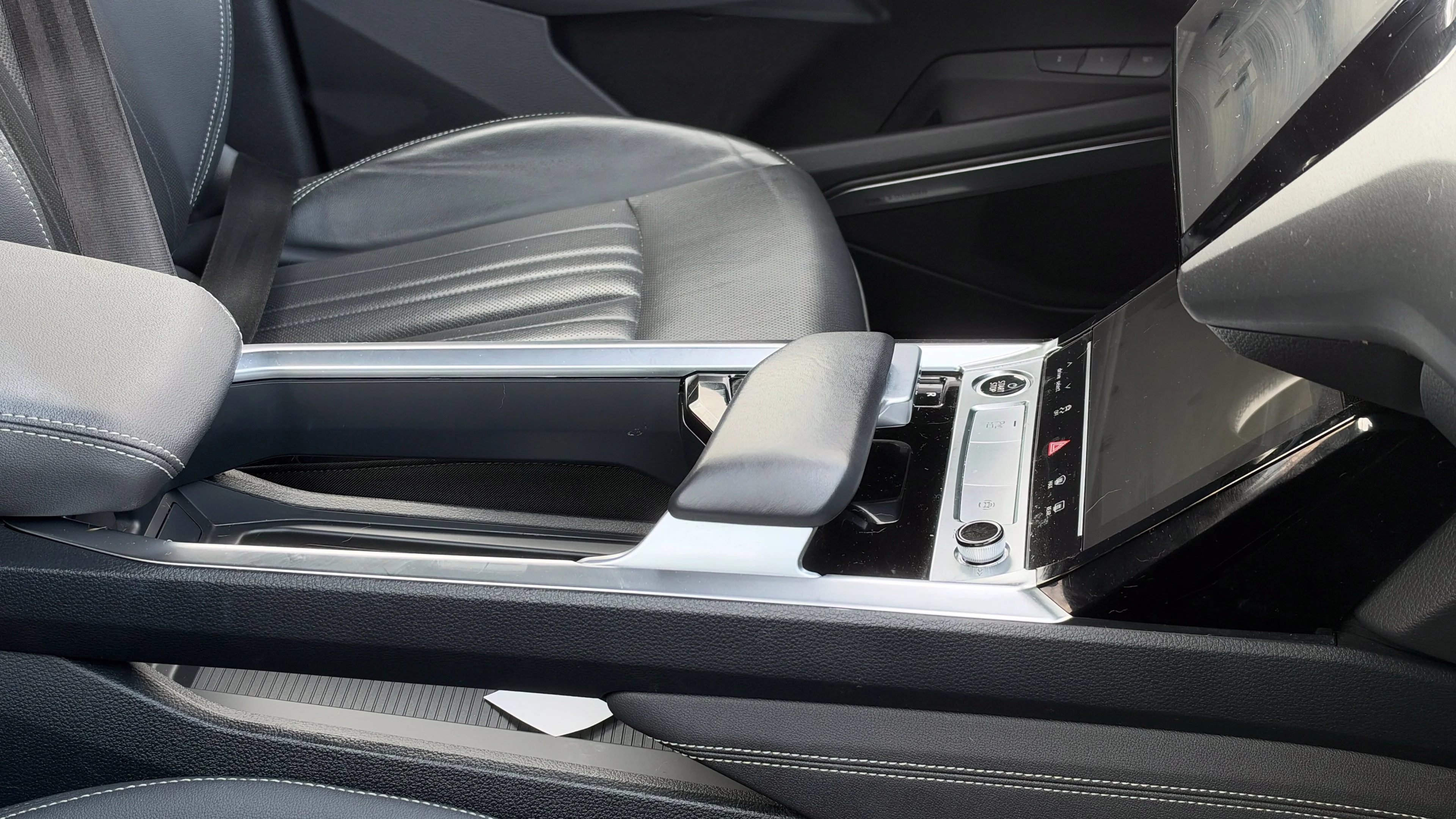 Used 2024 Gray Audi Premium Plus image 9