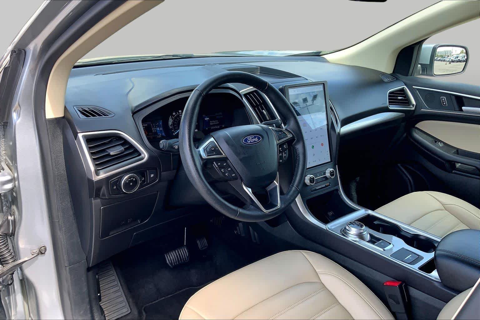 Used 2024 Iconic Silver Ford SEL image 18