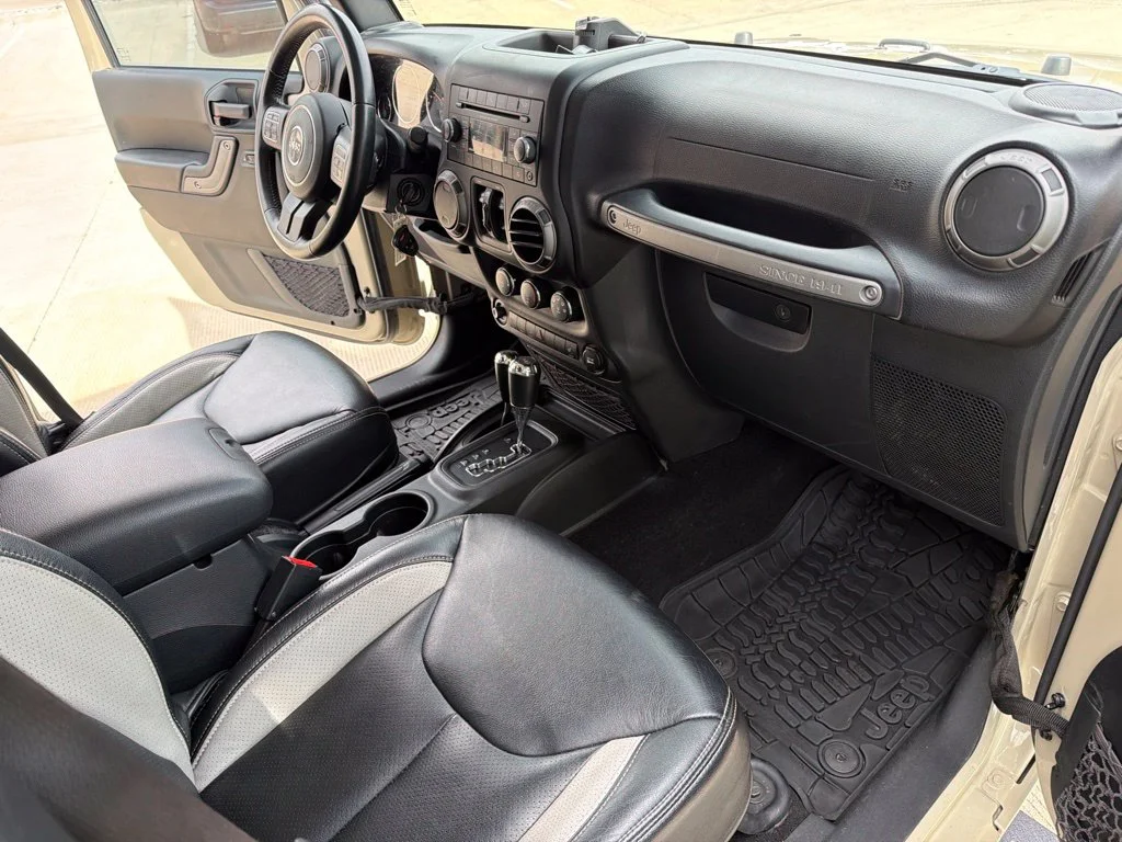 Used 2018 Beige Jeep Unlimited Sport image 23
