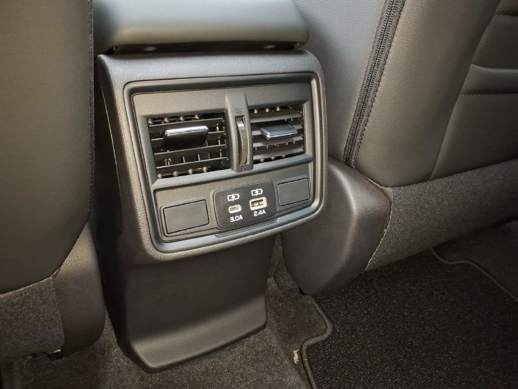 New 2026 Ice Silver Metallic Subaru Premium image 4