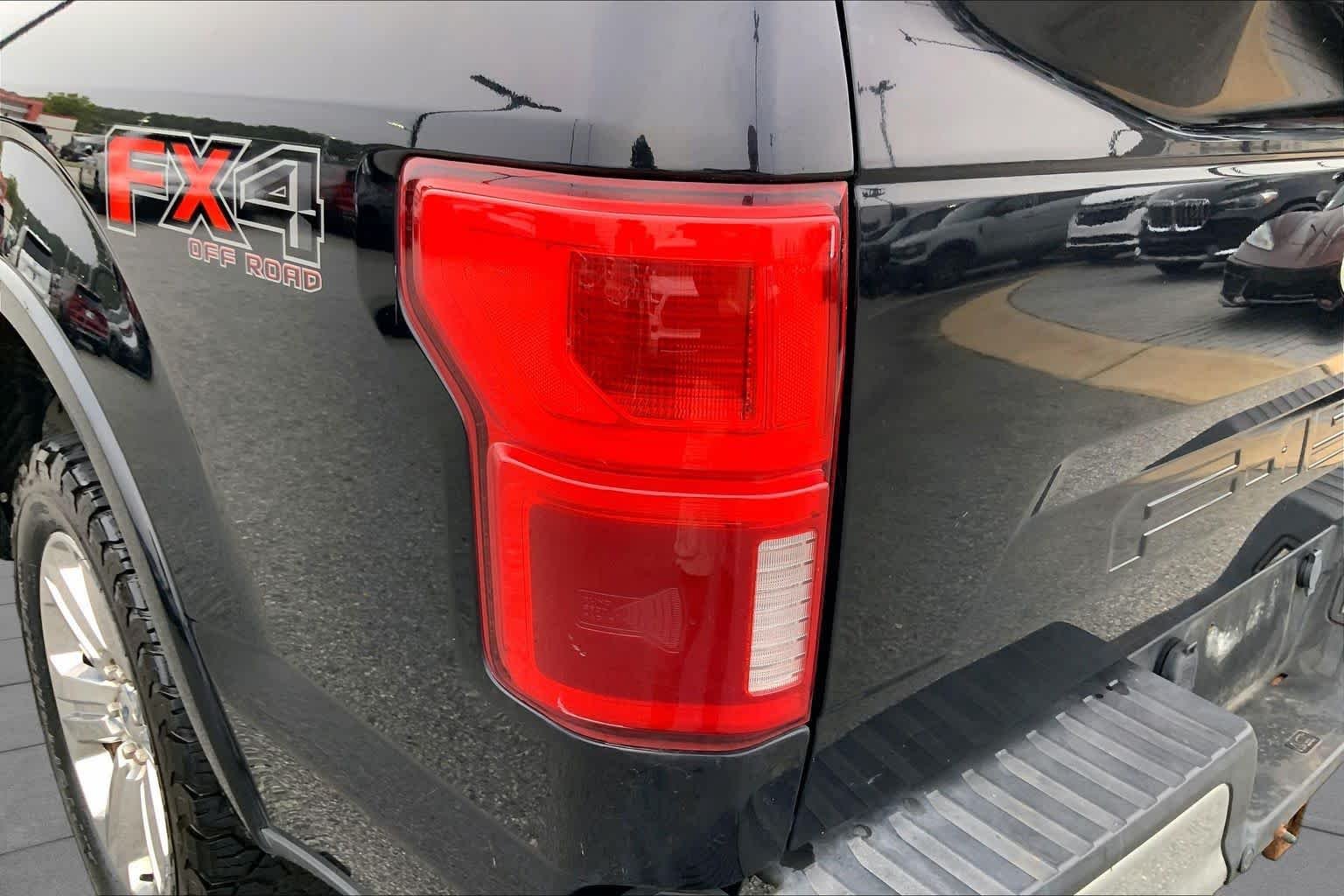 Used 2019 Agate Black Metallic Ford LARIAT image 26