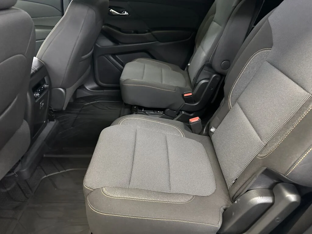 Certified Used 2020 Silver Ice Metallic Chevrolet LT Cloth image 19