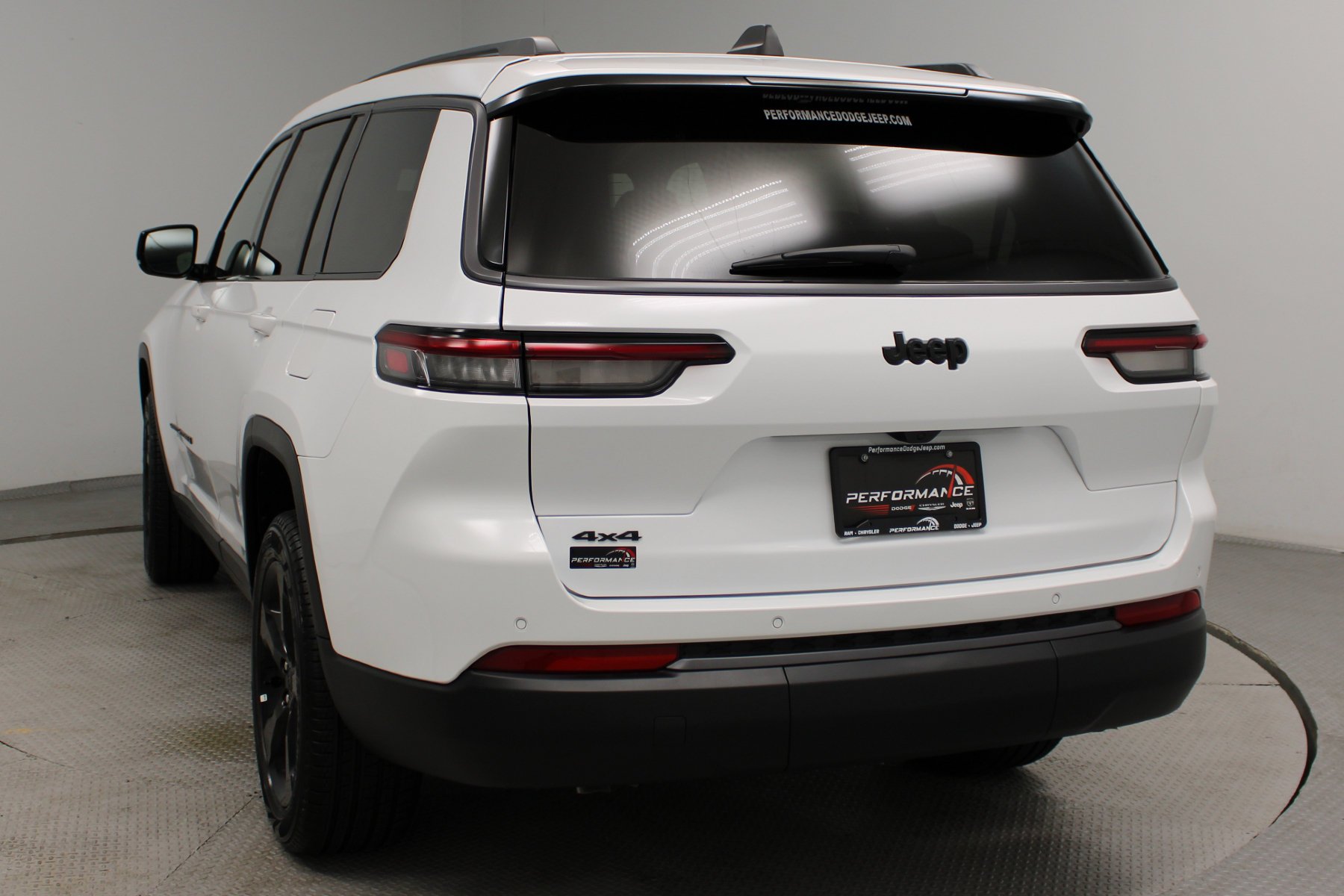 New 2026 Bright White Clear-Coat Exterior Paint Jeep Limited 4x4 image 7