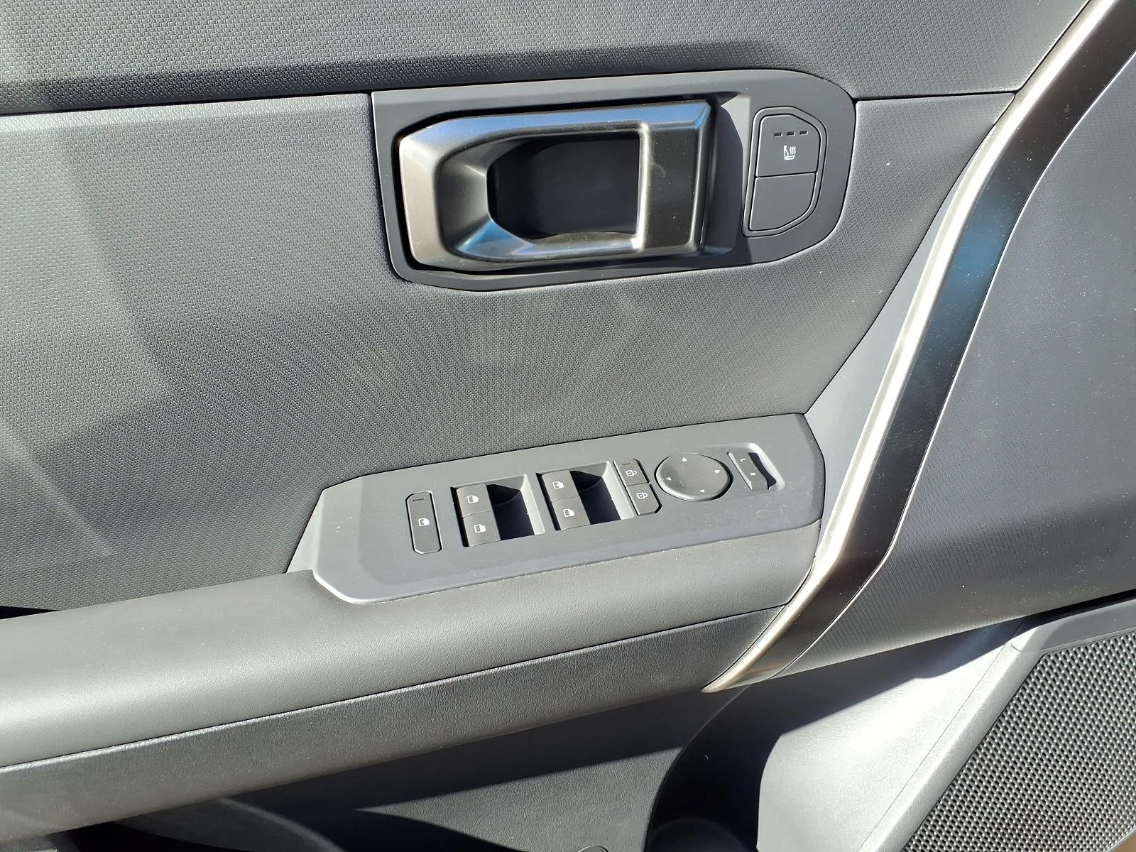 New 2027 Terrain Brown / Black Roof Kia X-Line S image 12