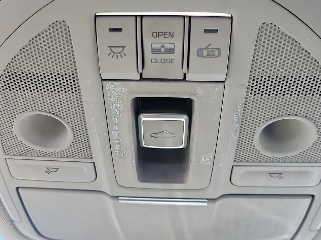 Used 2015 Black Hyundai 3.8 image 30