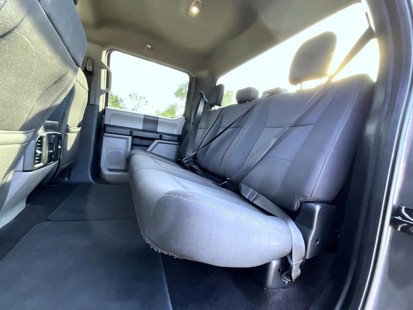 Used 2018 Gray Ford XL image 21