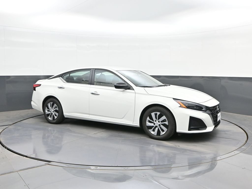 Used 2024 White Nissan 2.5 S image 16