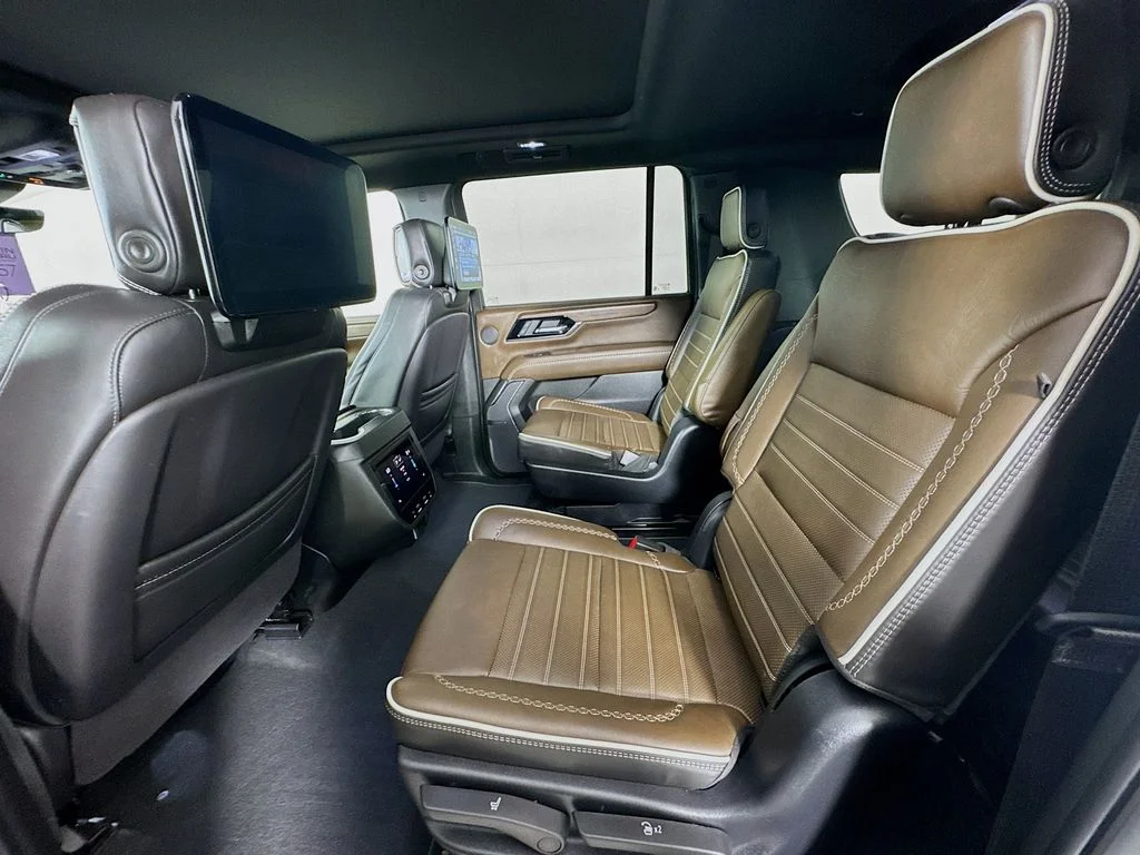 Used 2025 White GMC Denali Ultimate image 28