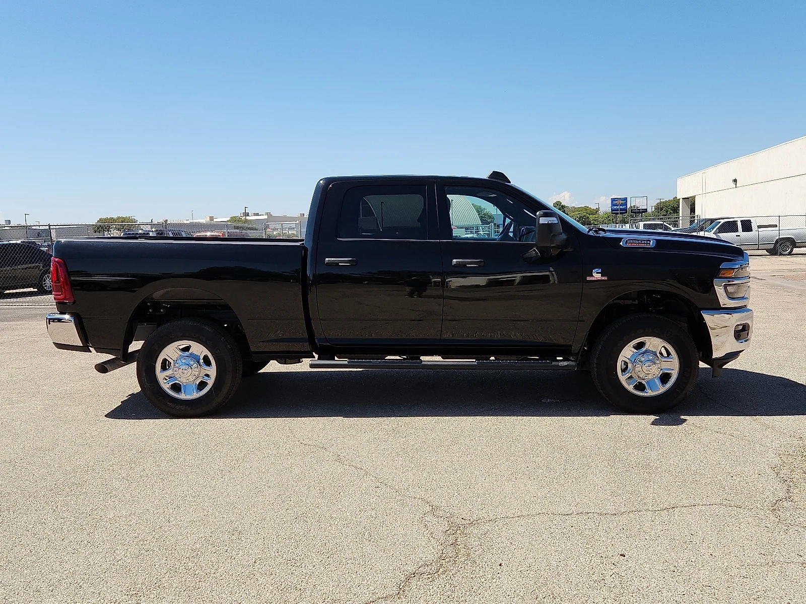 New 2026 Diamond Black Crystal Pearl-Coat  Paint Ram TRADESMAN CREW CAB 4X4 6