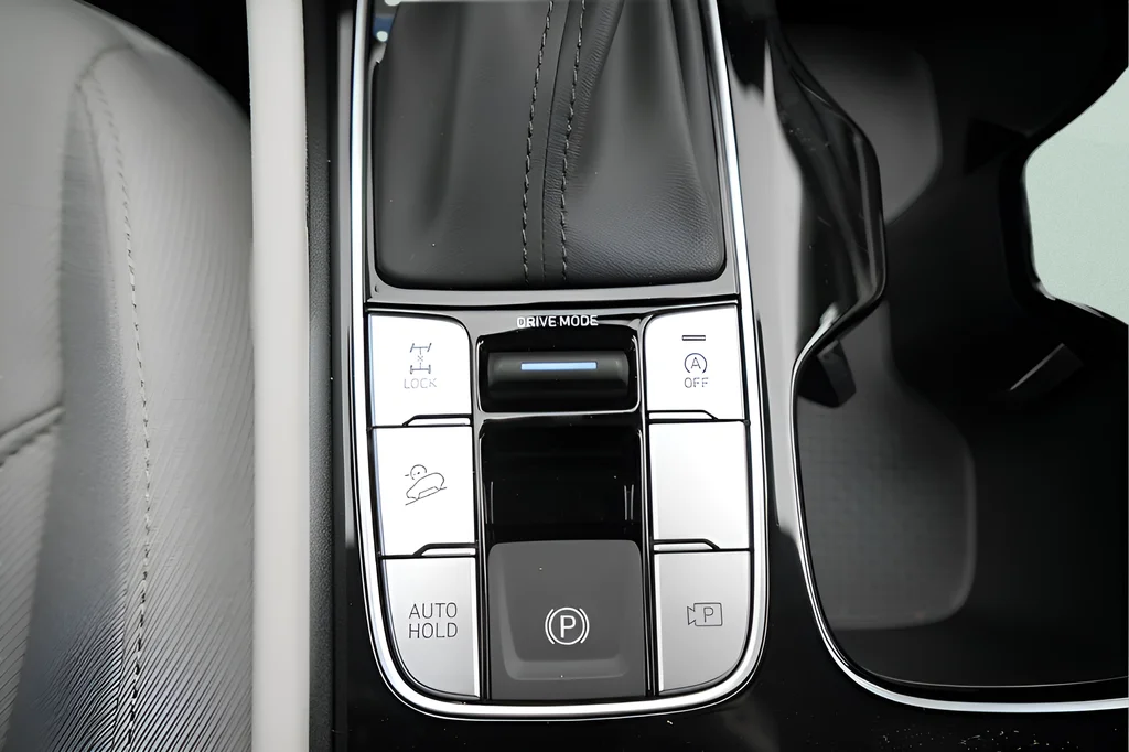 Used 2026 Black Hyundai SEL image 79