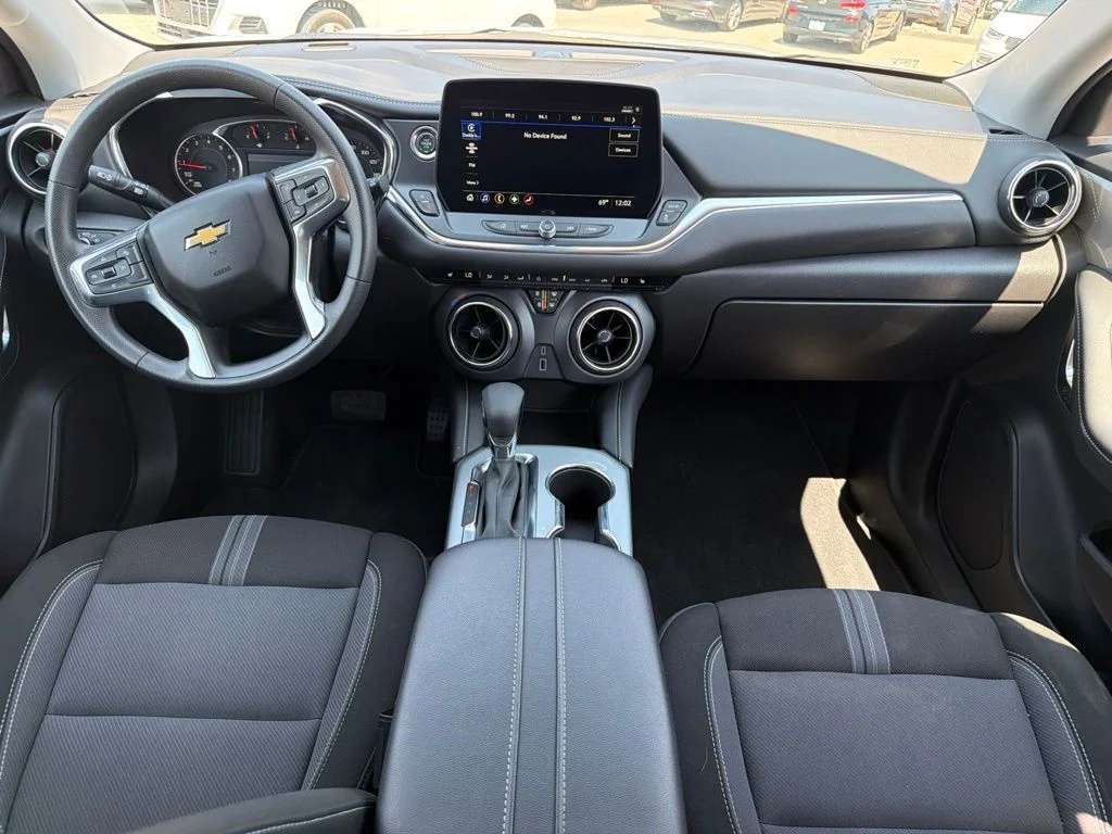 Used 2025 White Chevrolet LT image 21