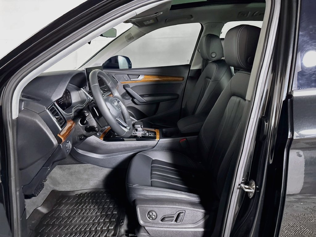 Used 2023 Black Audi 45 S line Premium image 11