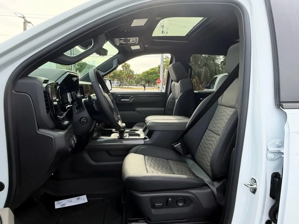2026 Chevrolet Silverado 1500 ZR2 - Photo 9