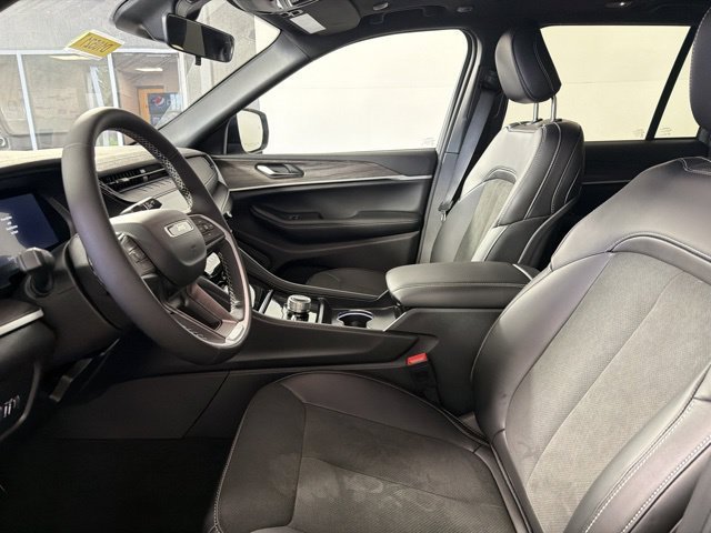 New 2027 Gray Jeep Altitude image 17